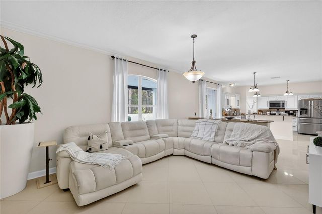 359 PEBBLE COURT, Minneola, FL 34715