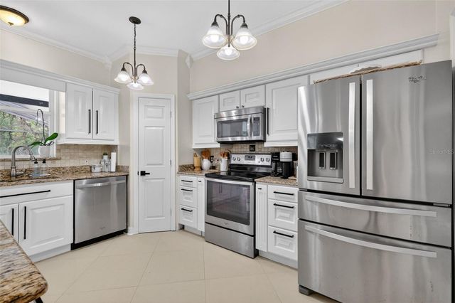 359 PEBBLE COURT, Minneola, FL 34715