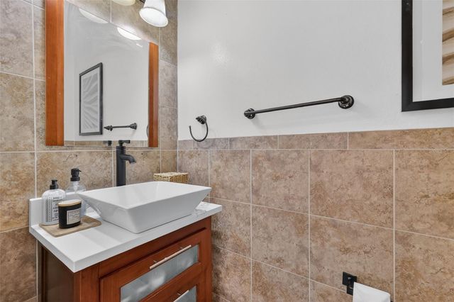 359 PEBBLE COURT, Minneola, FL 34715