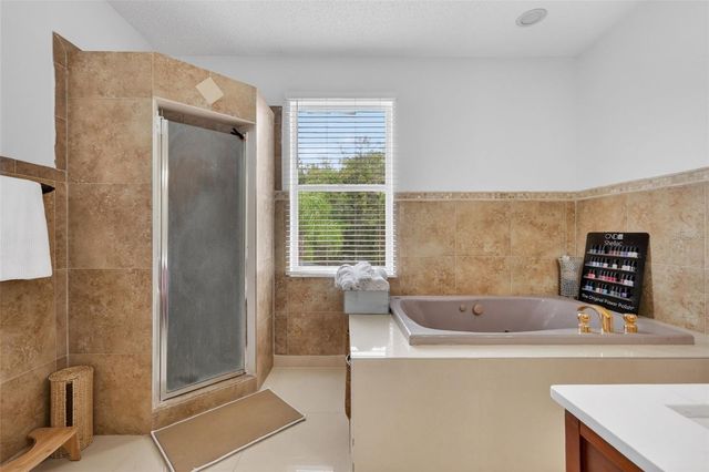 359 PEBBLE COURT, Minneola, FL 34715