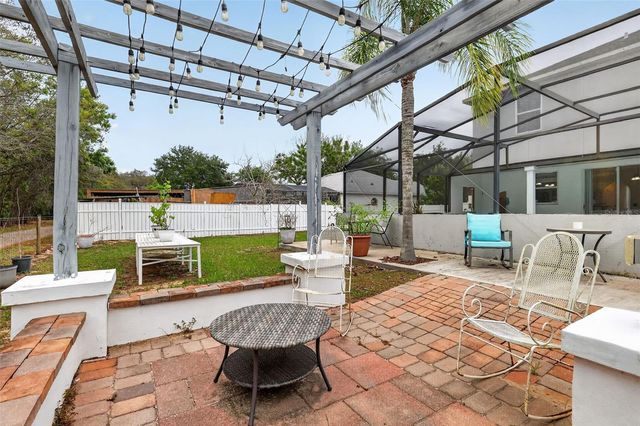 359 PEBBLE COURT, Minneola, FL 34715