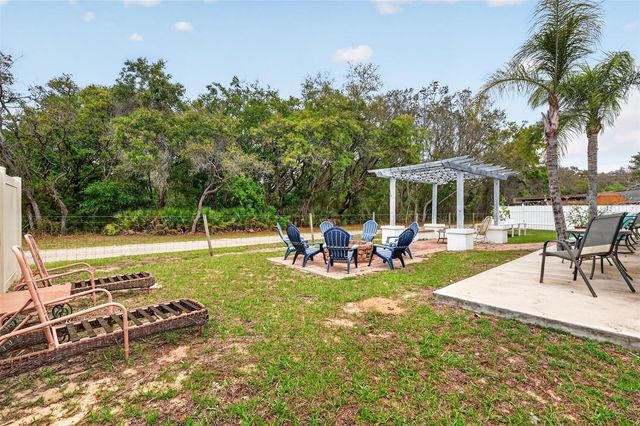 359 PEBBLE COURT, Minneola, FL 34715