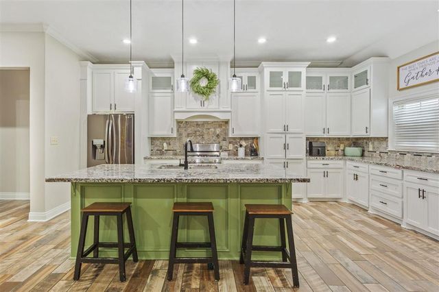 1628 Deerfield Drive, Moss Bluff, LA 70611