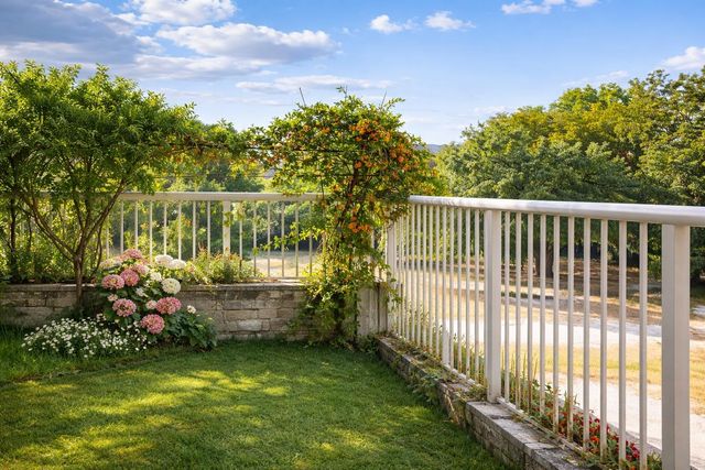 1600 Barton Springs RD 5301, Austin, TX 78704