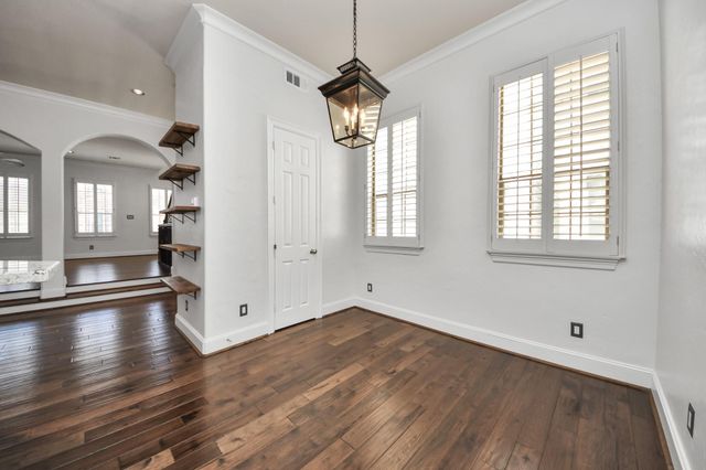710 Jackson Hill Street, Houston, TX 77007