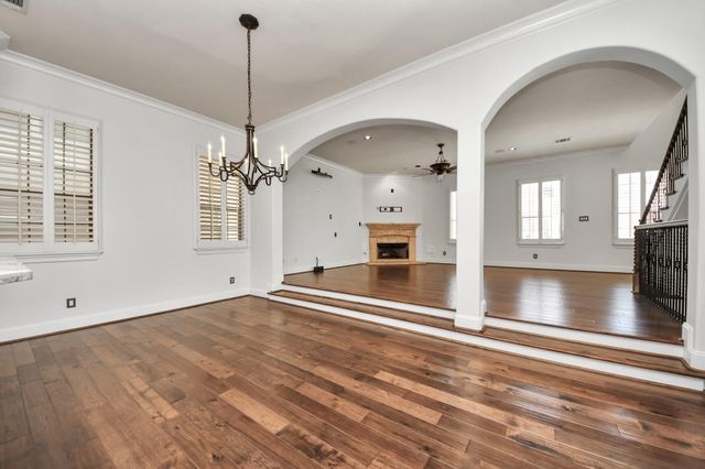710 Jackson Hill Street, Houston, TX 77007