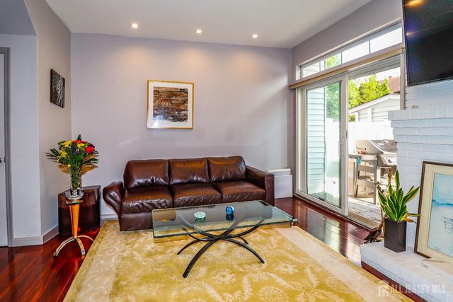 11 Borelle Square, Sayreville, NJ 08859