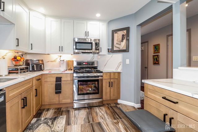 11 Borelle Square, Sayreville, NJ 08859