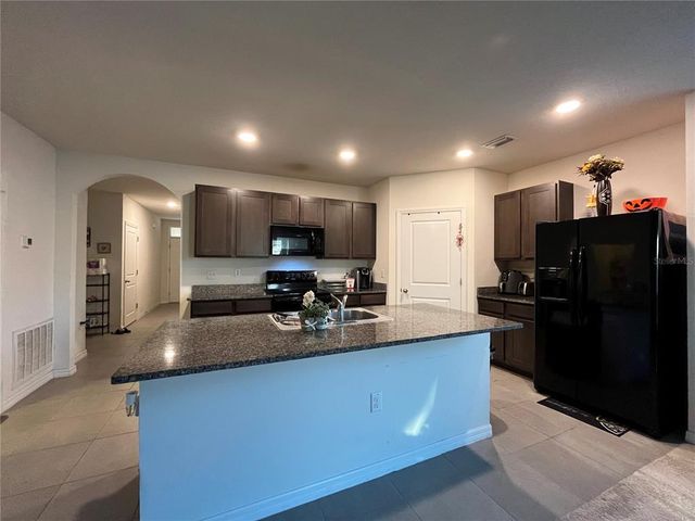 9832 WARM STONE STREET, Thonotosassa, FL 33592