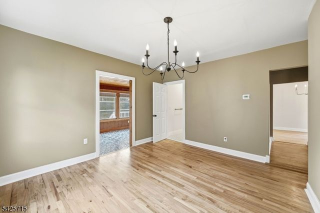 15 Maple Ave, Newton Town, NJ 07860