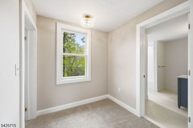 15 Maple Ave, Newton Town, NJ 07860