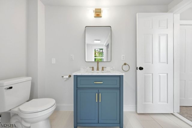 15 Maple Ave, Newton Town, NJ 07860