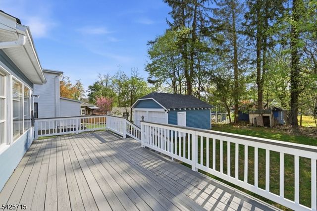 15 Maple Ave, Newton Town, NJ 07860