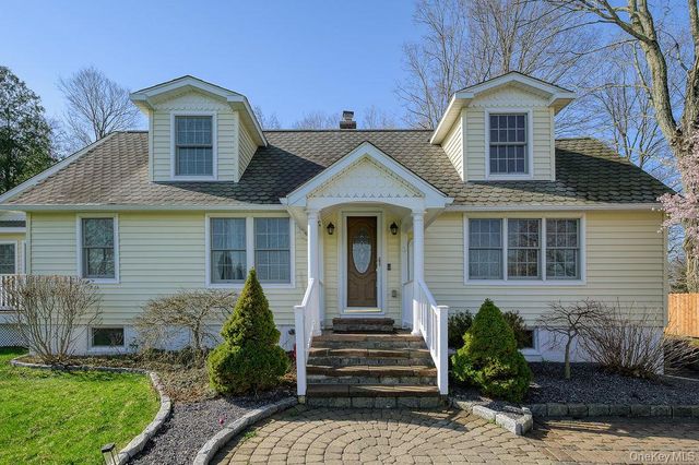 12 Leeside Road, Carmel, NY 10512