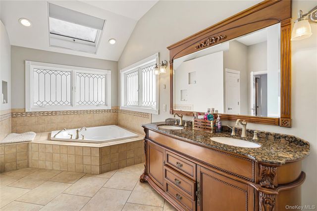 12 Leeside Road, Carmel, NY 10512