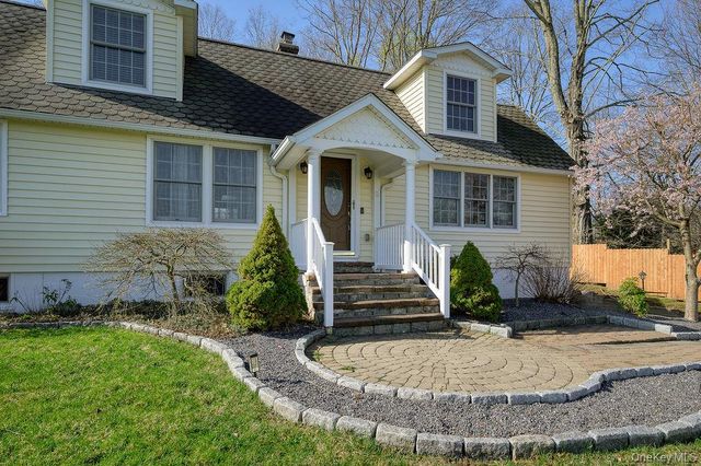 12 Leeside Road, Carmel, NY 10512