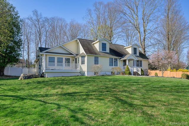12 Leeside Road, Carmel, NY 10512