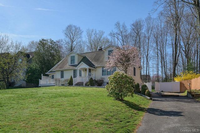 12 Leeside Road, Carmel, NY 10512