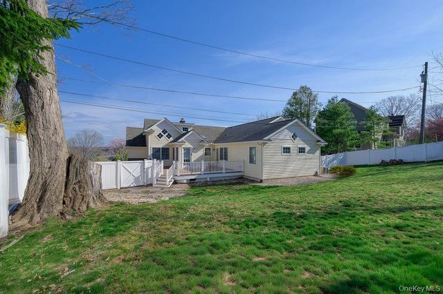 12 Leeside Road, Carmel, NY 10512