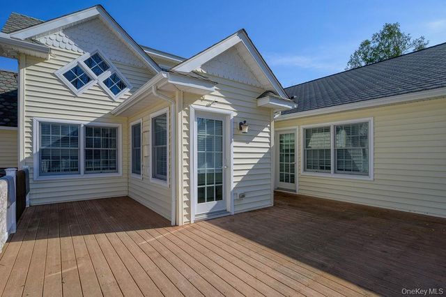 12 Leeside Road, Carmel, NY 10512