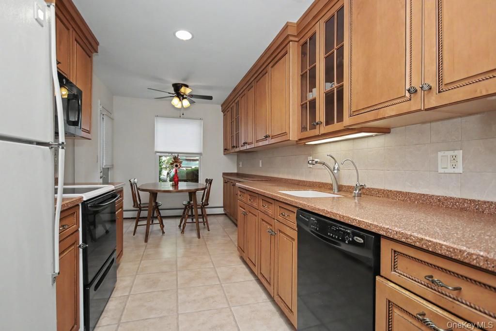 969 Sierra Vista Lane, Valley Cottage, NY 10989 — photo 3