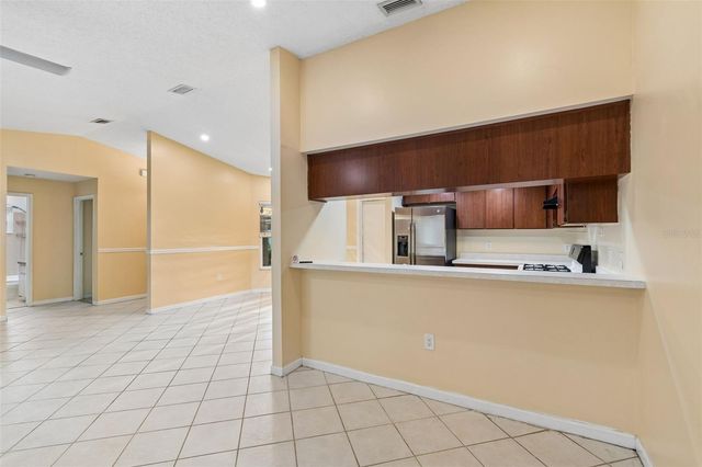 8445 N RIVER DUNE STREET, Tampa, FL 33617