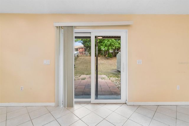 8445 N RIVER DUNE STREET, Tampa, FL 33617
