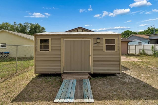 8445 N RIVER DUNE STREET, Tampa, FL 33617