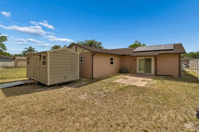 8445 N RIVER DUNE STREET, Tampa, FL 33617