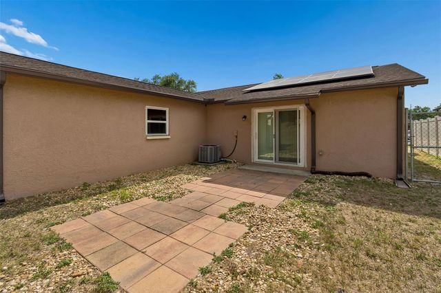 8445 N RIVER DUNE STREET, Tampa, FL 33617
