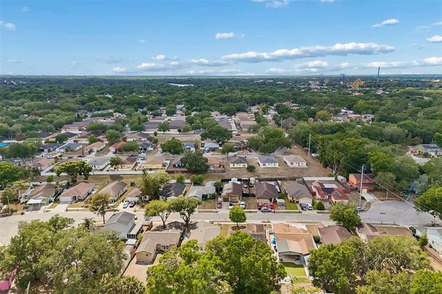 8445 N RIVER DUNE STREET, Tampa, FL 33617
