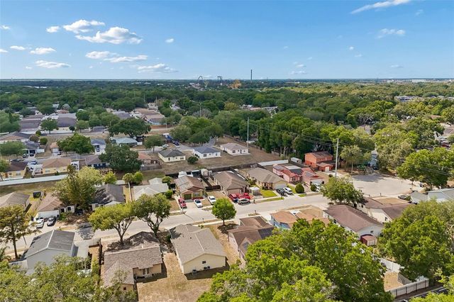 8445 N RIVER DUNE STREET, Tampa, FL 33617