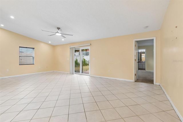 8445 N RIVER DUNE STREET, Tampa, FL 33617