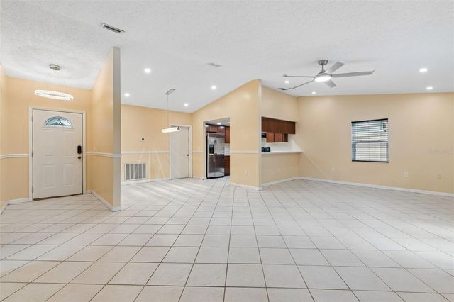 8445 N RIVER DUNE STREET, Tampa, FL 33617