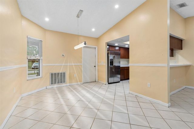 8445 N RIVER DUNE STREET, Tampa, FL 33617