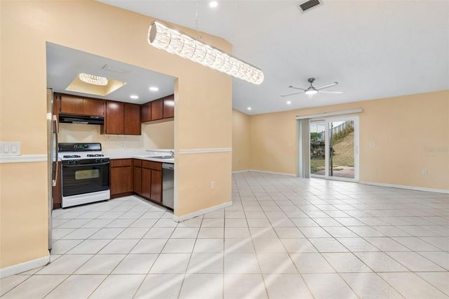 8445 N RIVER DUNE STREET, Tampa, FL 33617