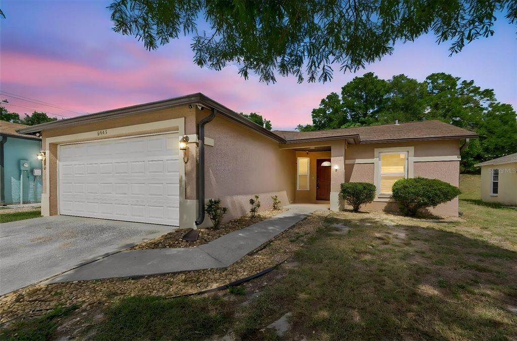 8445 N RIVER DUNE STREET, Tampa, FL 33617