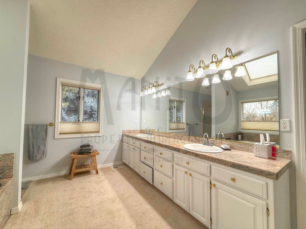 1819 E Southridge Dr, Spokane, WA 99223 photo 18