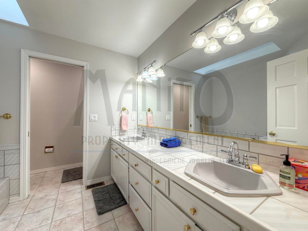 1819 E Southridge Dr, Spokane, WA 99223 photo 23