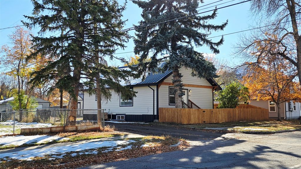 513 13th Street S, Great Falls, MT 59405 photo 2