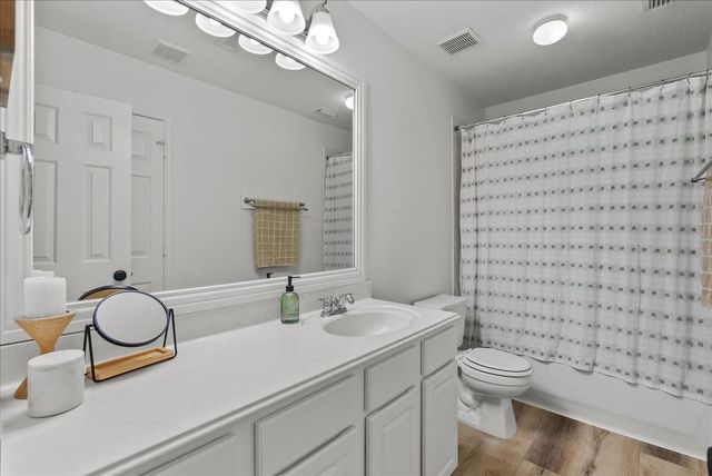 3284 Gladewater Lane, League City, TX 77573