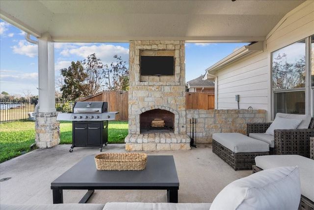 3284 Gladewater Lane, League City, TX 77573