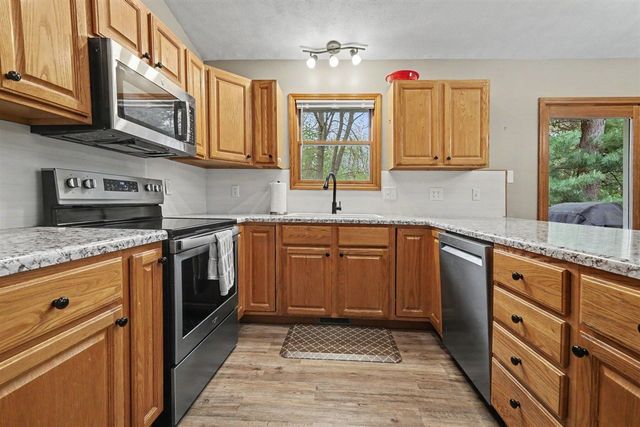 165 Hunters Trail Court, Middleville, MI 49333