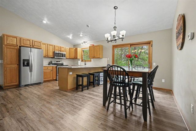 165 Hunters Trail Court, Middleville, MI 49333