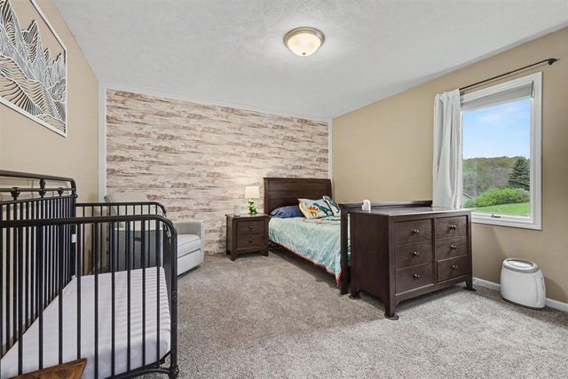 165 Hunters Trail Court, Middleville, MI 49333