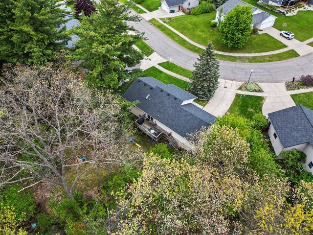 165 Hunters Trail Court, Middleville, MI 49333