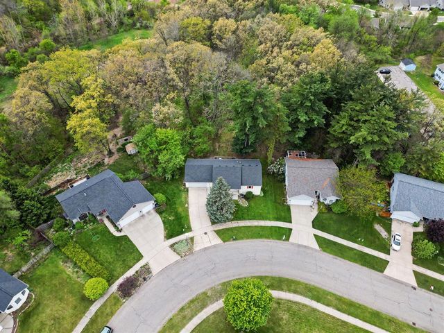 165 Hunters Trail Court, Middleville, MI 49333