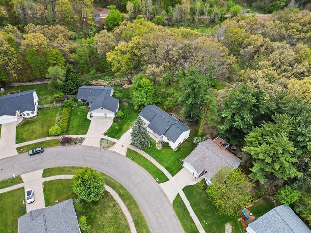 165 Hunters Trail Court, Middleville, MI 49333