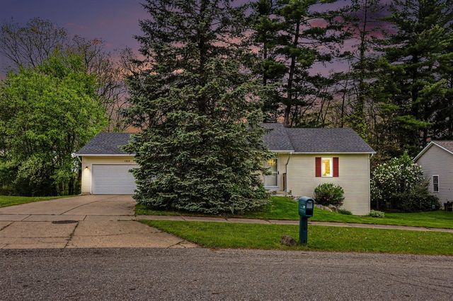 165 Hunters Trail Court, Middleville, MI 49333
