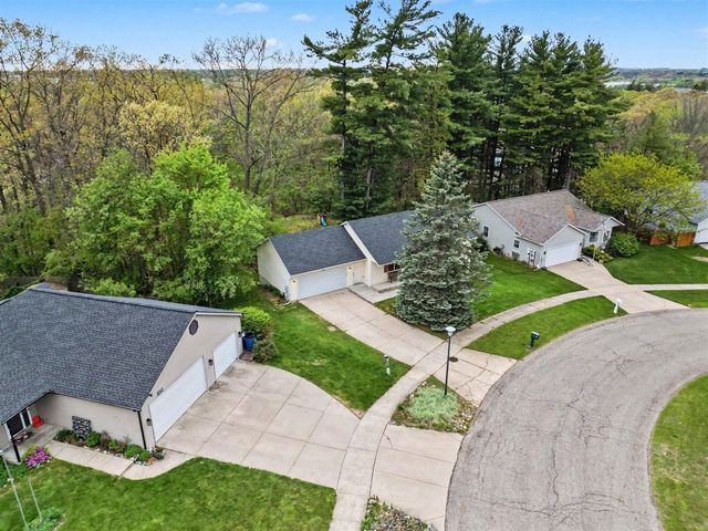 165 Hunters Trail Court, Middleville, MI 49333